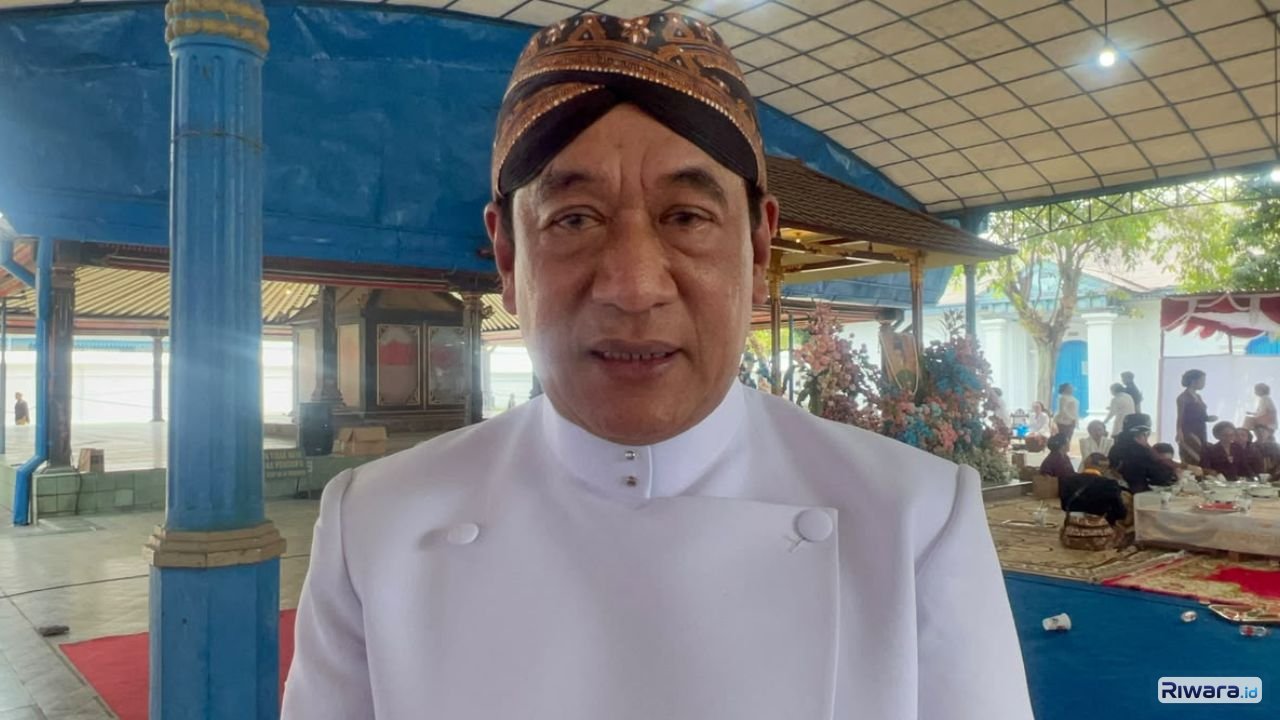 Eddy Wirabhumi salah satu anggota Tim Hukum Lembaga Dewan Adat Karaton Surakarta Hadiningrat